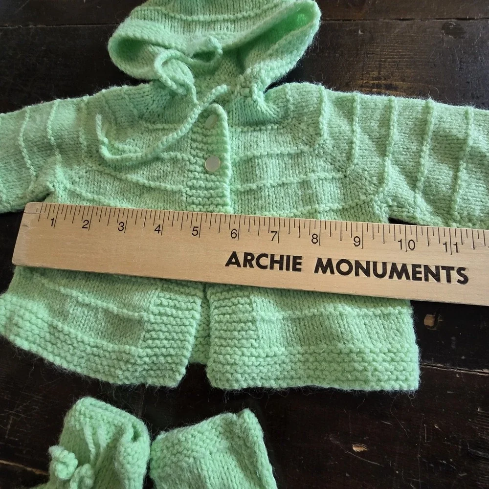 Vintage 80s Handmade Knitted Green Pastel Newborn Baby Sweater Booties Set